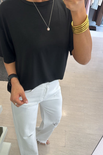 T-shirt boxy fit nera kn