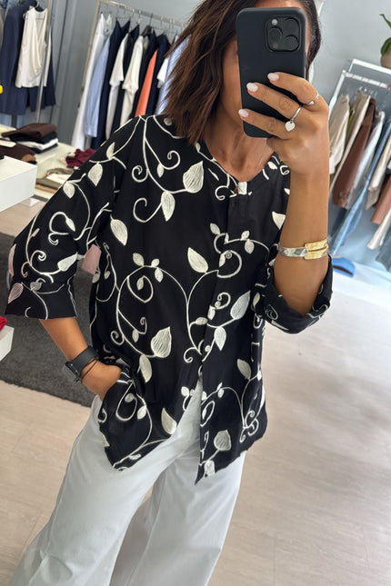 Camicia ricamo nera cc