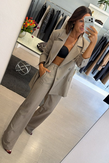 Pantalone dritto completo tortora ak