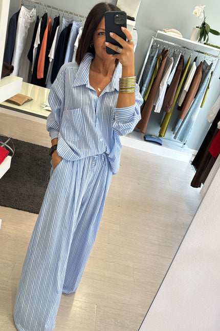 Camicia oversize a righe bianca azzurra cc