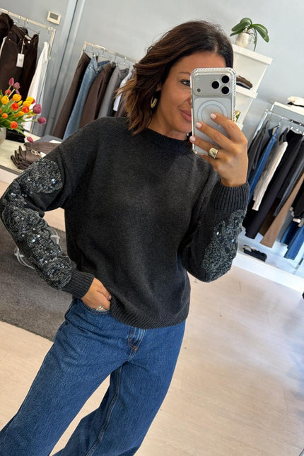 Girocollo antracite in maglia con ricamo kk