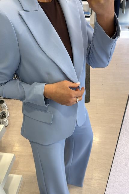 Giacca completo azzurro polvere