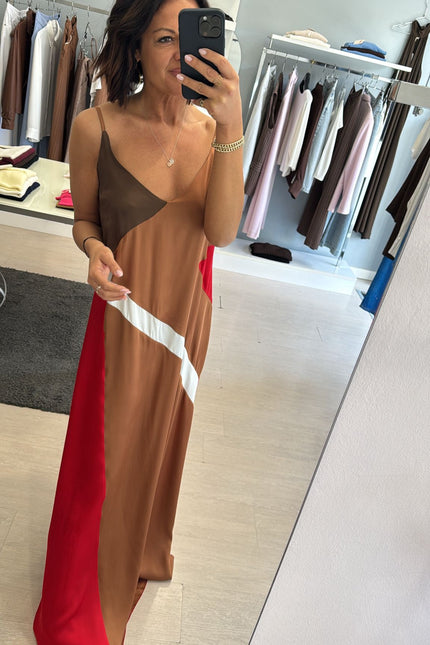 Abito lungo geometrico in satin kk