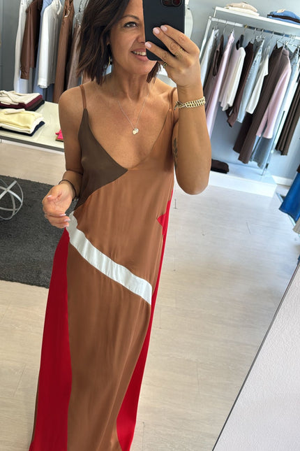 Abito lungo geometrico in satin kk