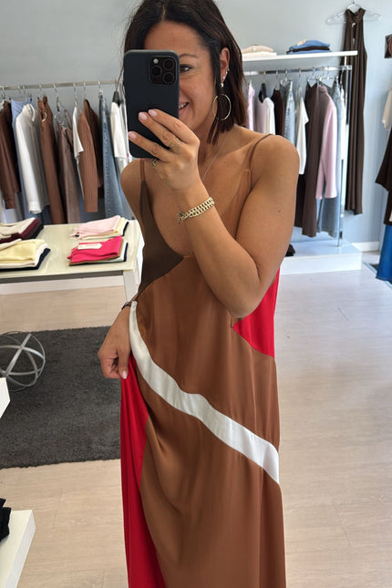 Abito lungo geometrico in satin kk