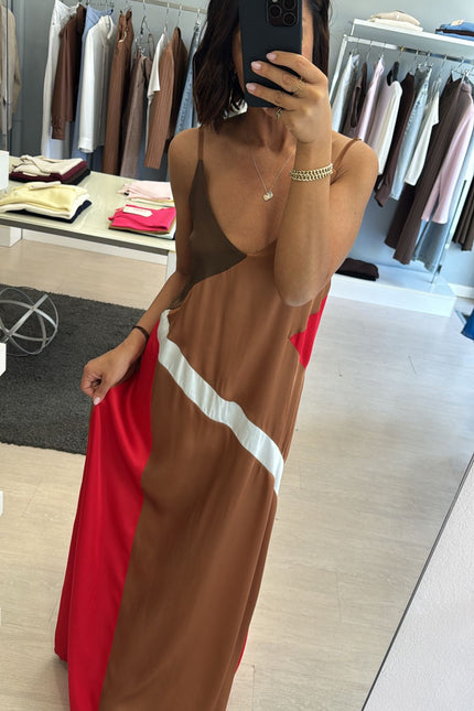 Abito lungo geometrico in satin kk