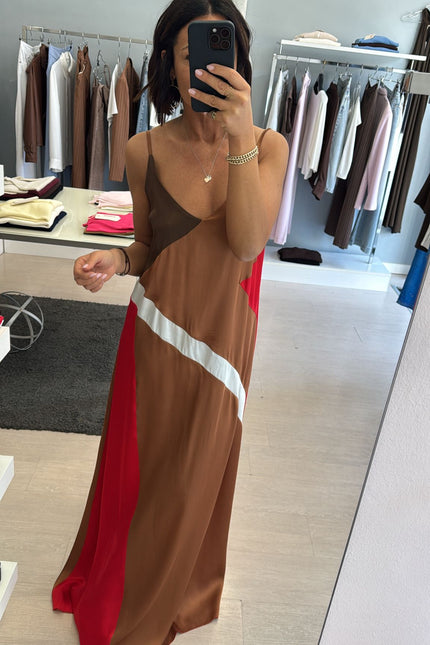 Abito lungo geometrico in satin kk