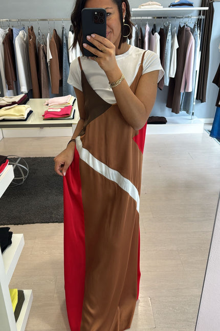 Abito lungo geometrico in satin kk