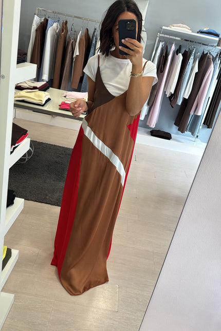 Abito lungo geometrico in satin kk