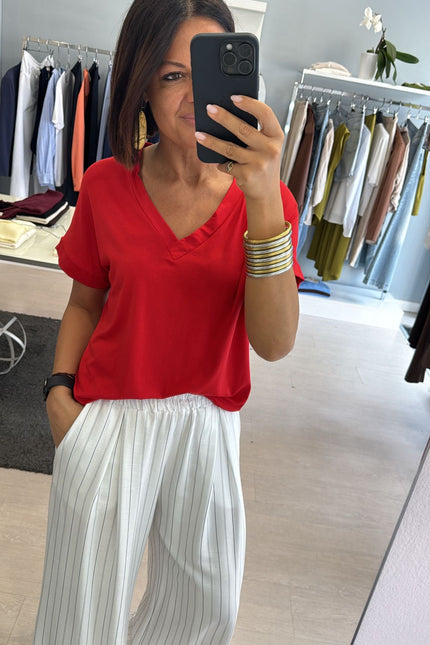 T-shirt regular scollo a V rossa kk