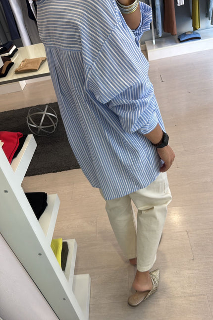 Camicia oversize a righe bianca azzurra cc