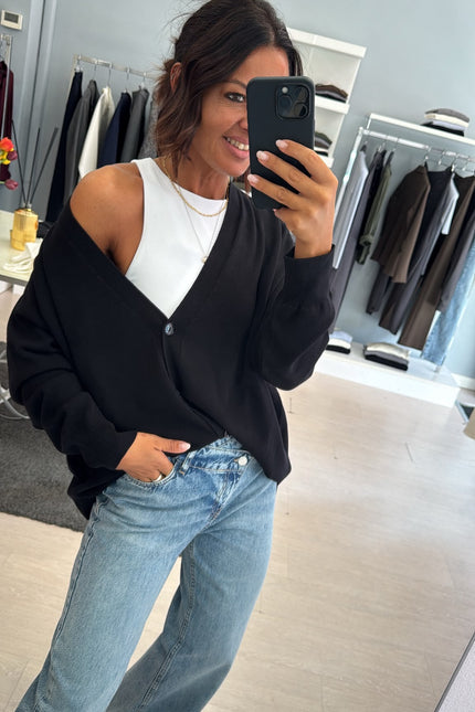 Cardigan over nero kn