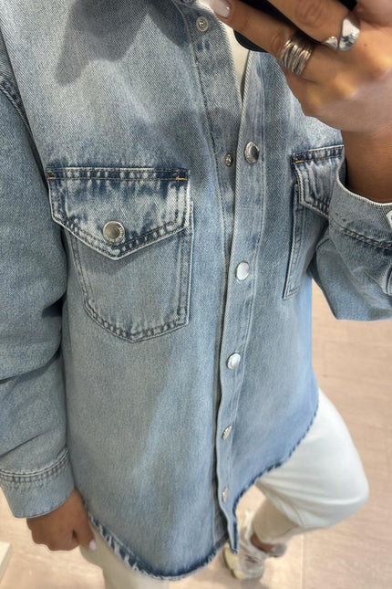Giacca camicia over denim