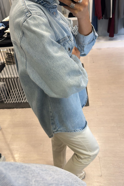 Giacca camicia over denim