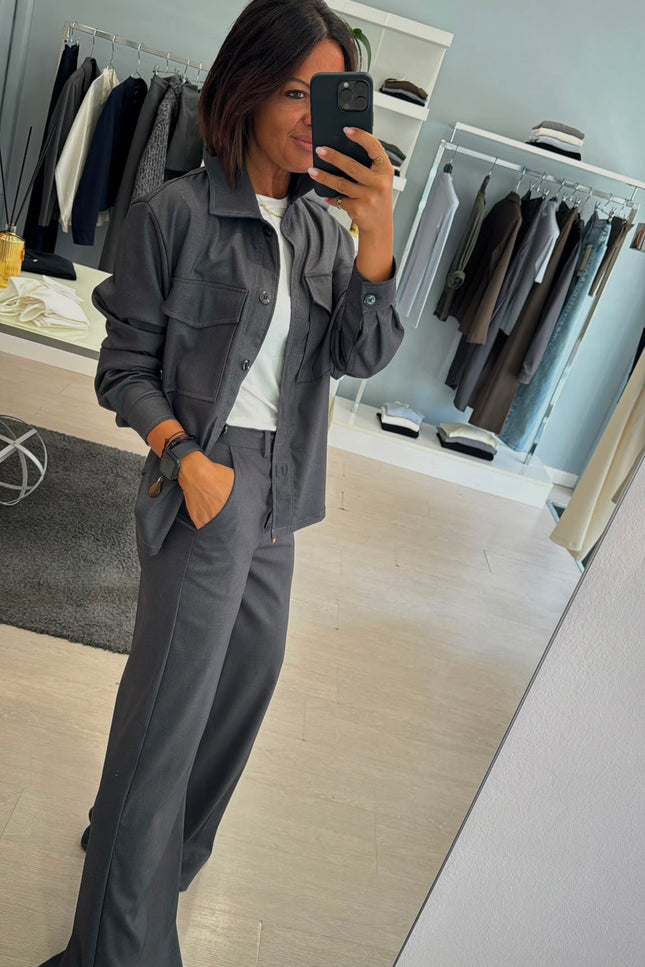 Pantalone dritto completo overshirt grigio piombo ak