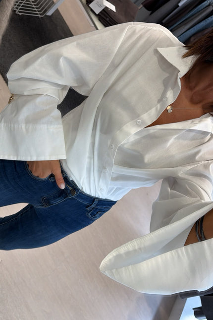 Camicia Oversize Bianca spilla gioiello kk