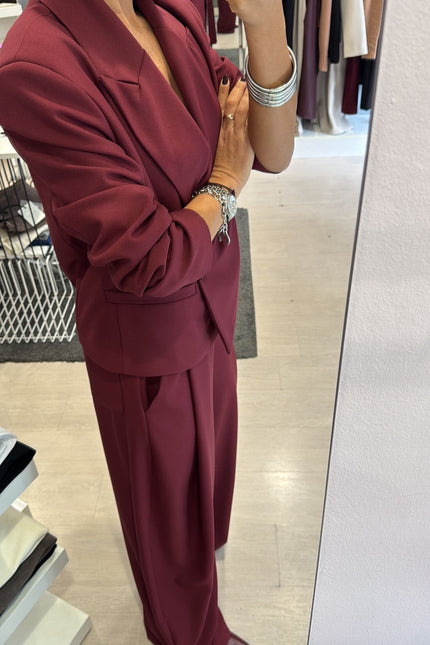 Giacca over bordeaux