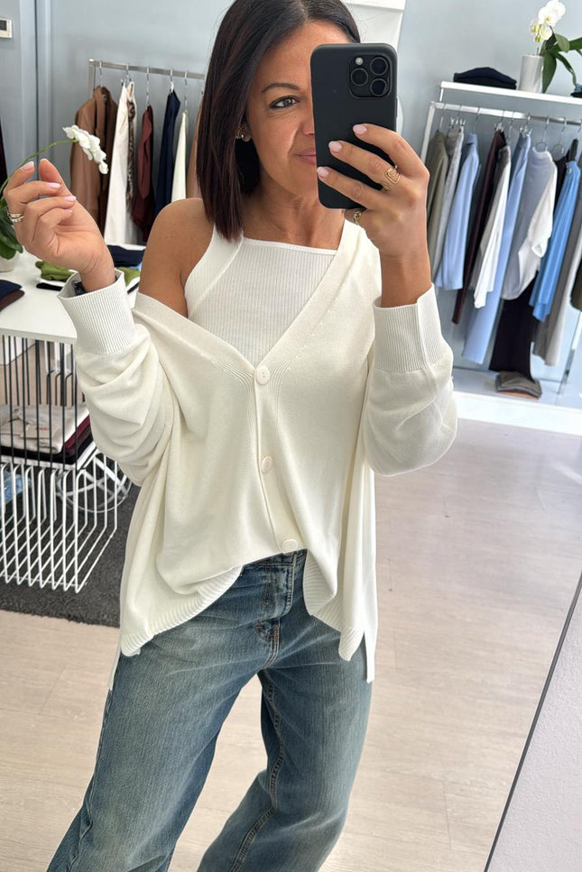 Cardigan over bianco