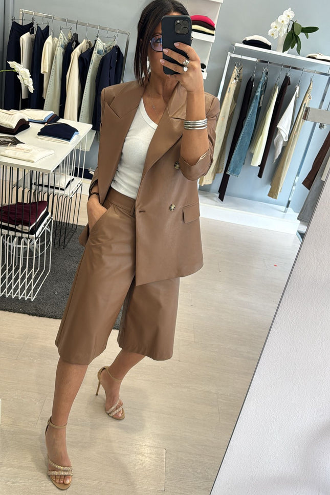 Bermuda in ecopelle cuoio kn