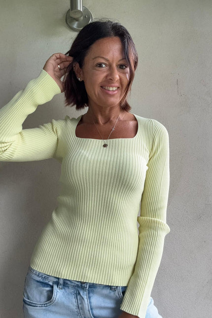 Maglia scollo quadrato