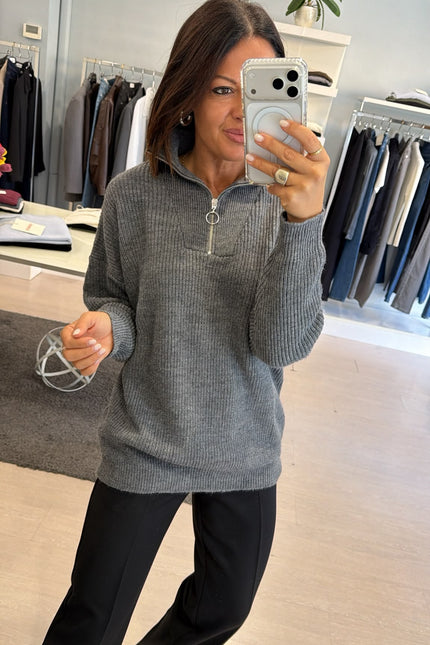 Maglia a coste mezza zip grigia kn