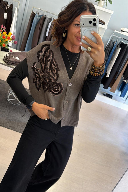 Gilet tortora in maglia con ricamo kk
