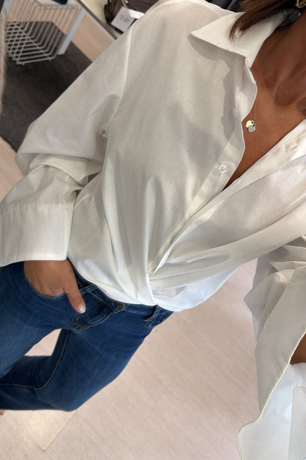 Camicia Oversize Bianca spilla gioiello kk
