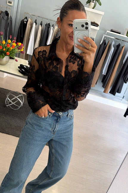 Camicia in pizzo a motivo floreale kk