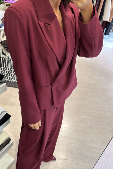 Giacca over bordeaux