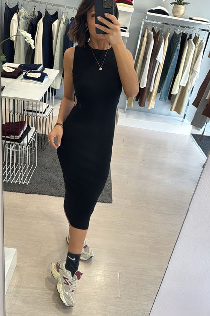 Abito Cut Out Nero kn