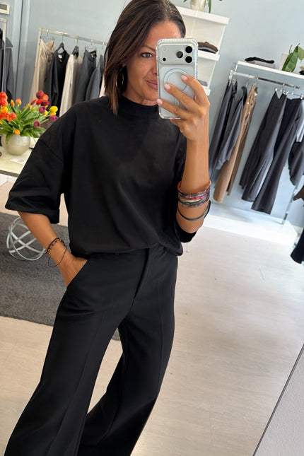 T-shirt oversize nera kk