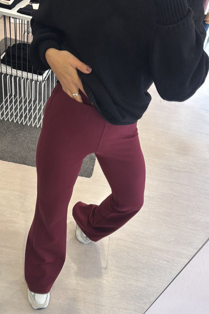Pantalone zampa bordeaux