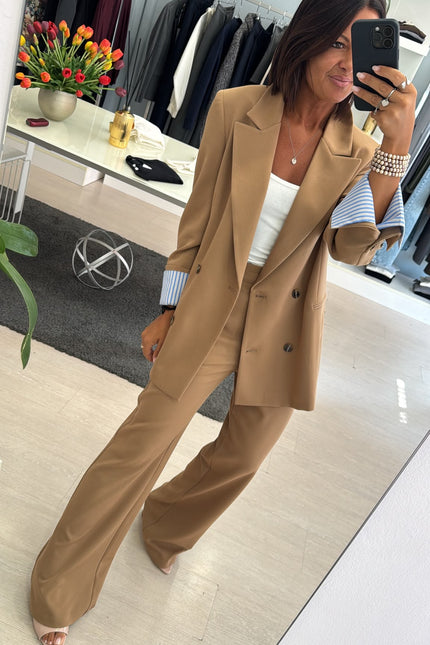 Pantalone cammello completo ak