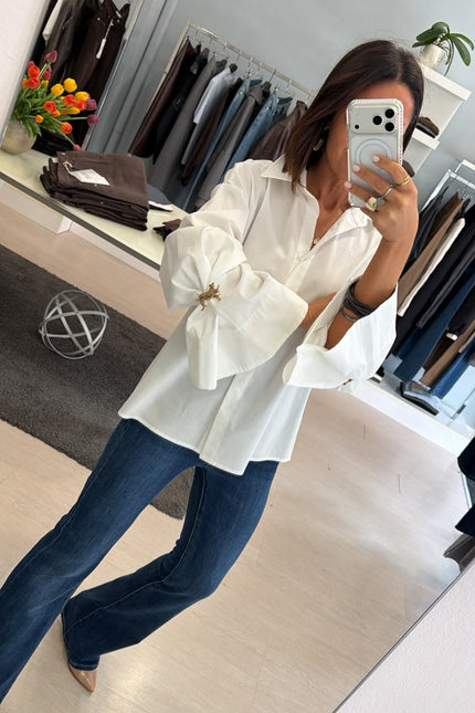 Camicia Oversize Bianca spilla gioiello kk