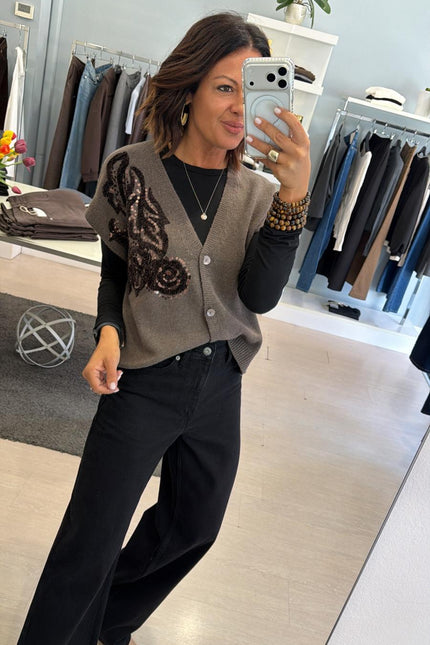Gilet tortora in maglia con ricamo kk