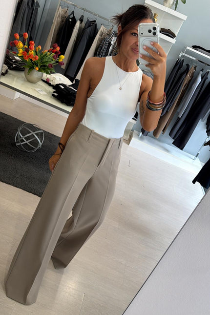 Pantalone dritto sabbia completo giacca asimmetrica kk