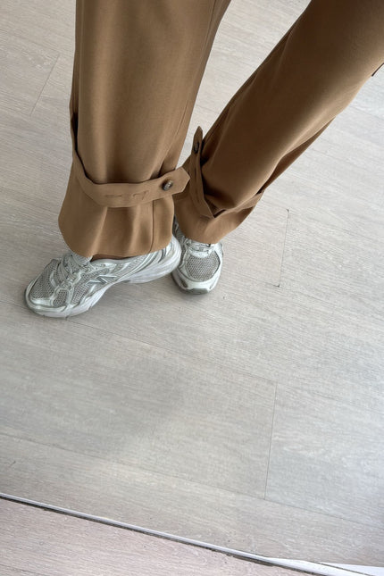 Pantalone cargo cammello ak